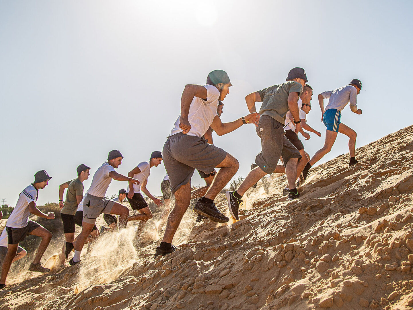 חניכי אדרנלין באימון ריצה בים תקריב